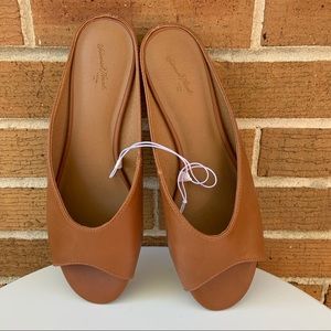 UNIVERSAL THREAD Never Worn Brown Slip-ons